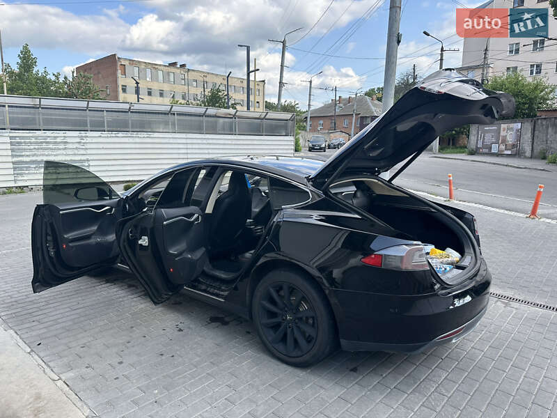 Лифтбек Tesla Model S 2013 в Виннице