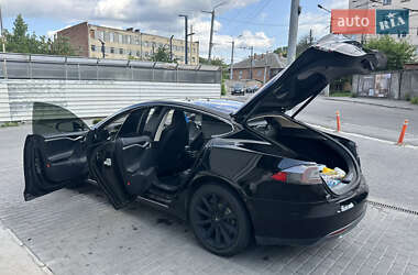Лифтбек Tesla Model S 2013 в 