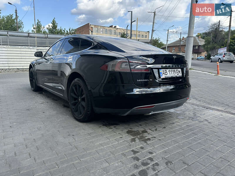 Лифтбек Tesla Model S 2013 в Виннице