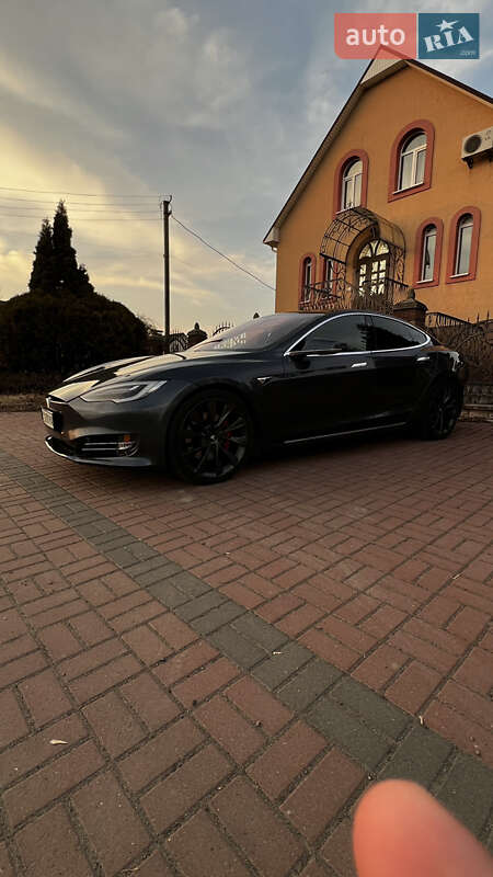 Ліфтбек Tesla Model S 2020 в Рівному