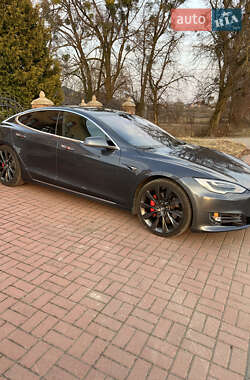 Лифтбек Tesla Model S 2020 в 