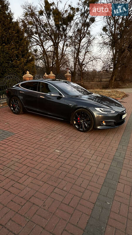 Ліфтбек Tesla Model S 2020 в Рівному