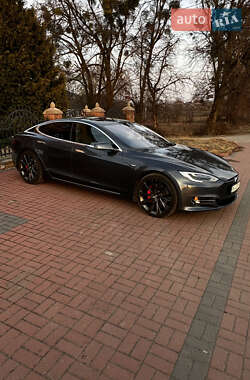 Лифтбек Tesla Model S 2020 в 