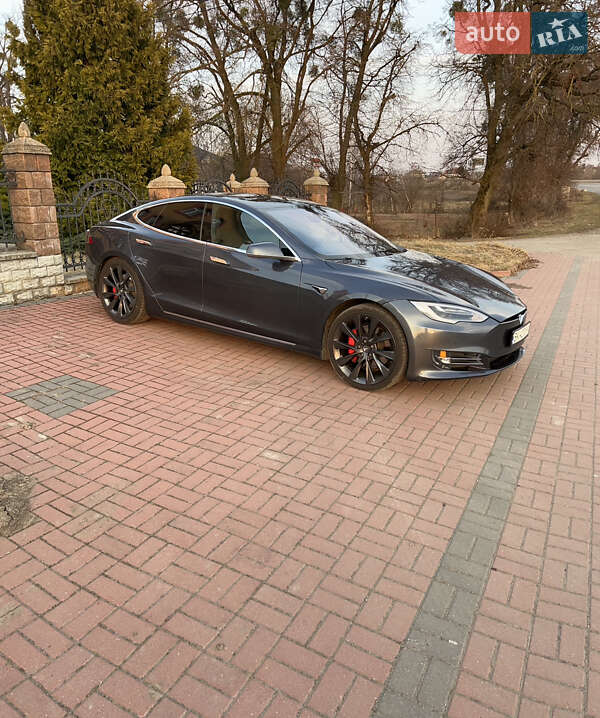 Ліфтбек Tesla Model S 2020 в Рівному