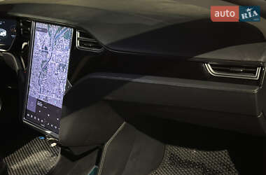 Лифтбек Tesla Model S 2014 в 