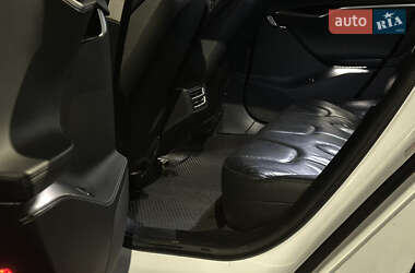 Лифтбек Tesla Model S 2014 в 
