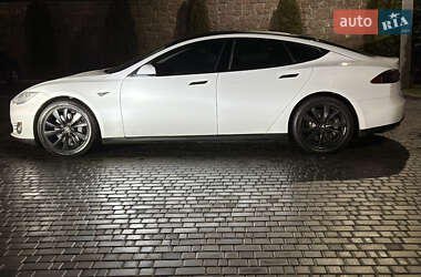Лифтбек Tesla Model S 2014 в 