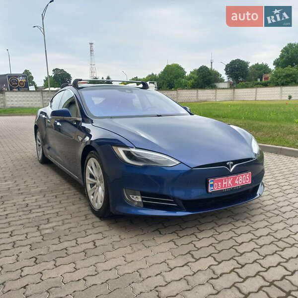Лифтбек Tesla Model S 2016 в Радехове
