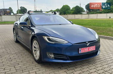 Лифтбек Tesla Model S 2016 в 