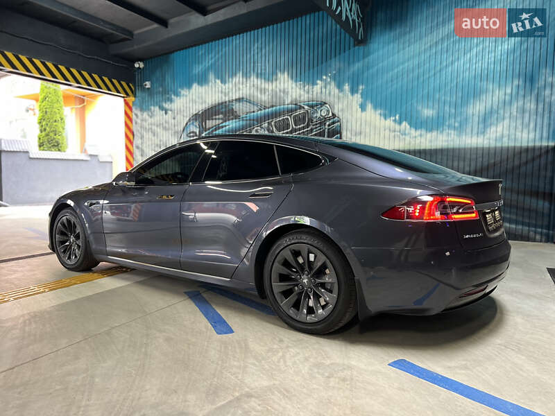 Лифтбек Tesla Model S 2018 в 