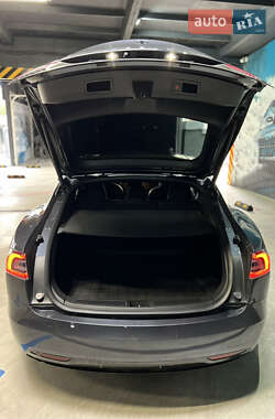 Лифтбек Tesla Model S 2018 в 
