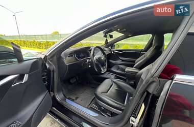 Лифтбек Tesla Model S 2015 в 