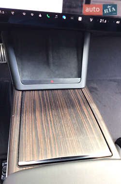 Лифтбек Tesla Model S 2022 в 