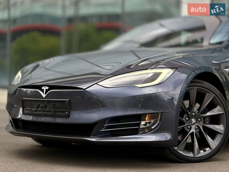 Лифтбек Tesla Model S 2018 в Харькове