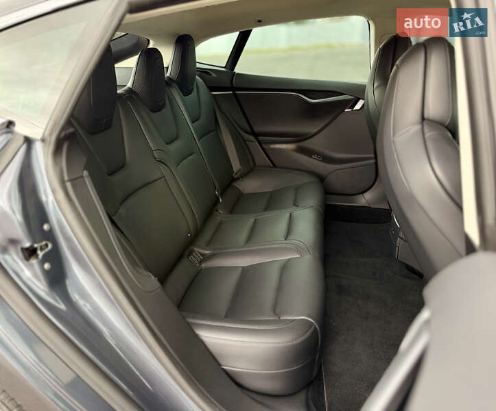 Лифтбек Tesla Model S 2018 в Харькове