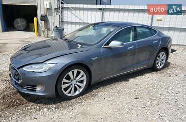 Лифтбек Tesla Model S 2014 в 