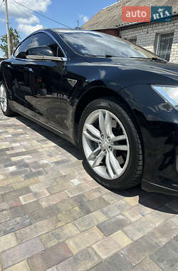 Лифтбек Tesla Model S 2014 в 