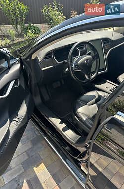 Лифтбек Tesla Model S 2014 в 