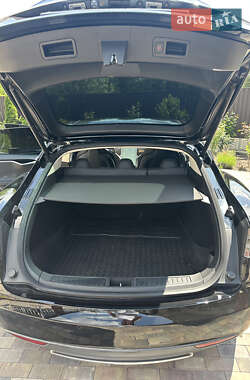 Лифтбек Tesla Model S 2014 в 