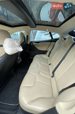 Лифтбек Tesla Model S 2013 в 
