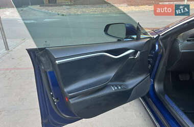 Лифтбек Tesla Model S 2017 в 