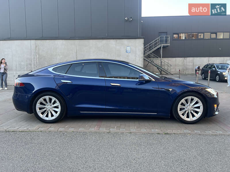 Лифтбек Tesla Model S 2017 в Киеве фото 8 Лифтбек Tesla Model S 2017 в Киеве
