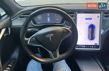 Лифтбек Tesla Model S 2017 в 