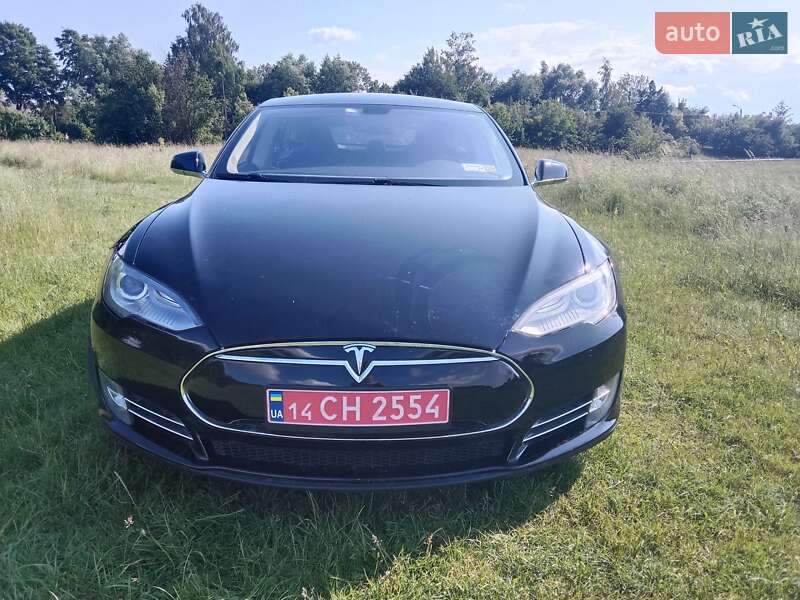 Лифтбек Tesla Model S 2014 в Ивано-Франковске