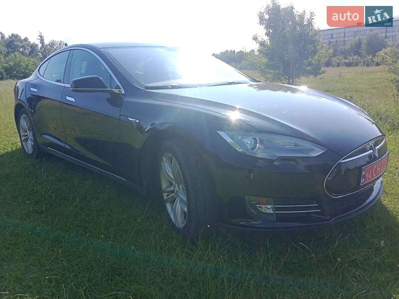 Лифтбек Tesla Model S 2014 в Ивано-Франковске