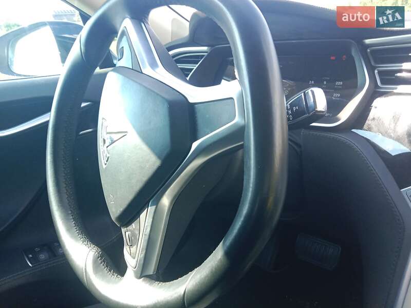 Лифтбек Tesla Model S 2014 в Ивано-Франковске