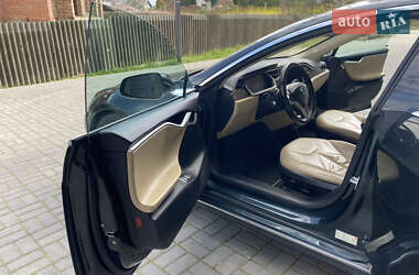 Лифтбек Tesla Model S 2013 в 