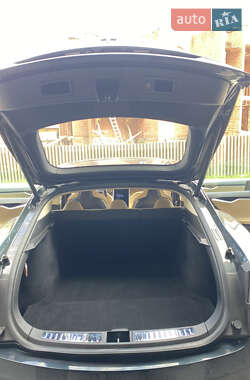Лифтбек Tesla Model S 2013 в 