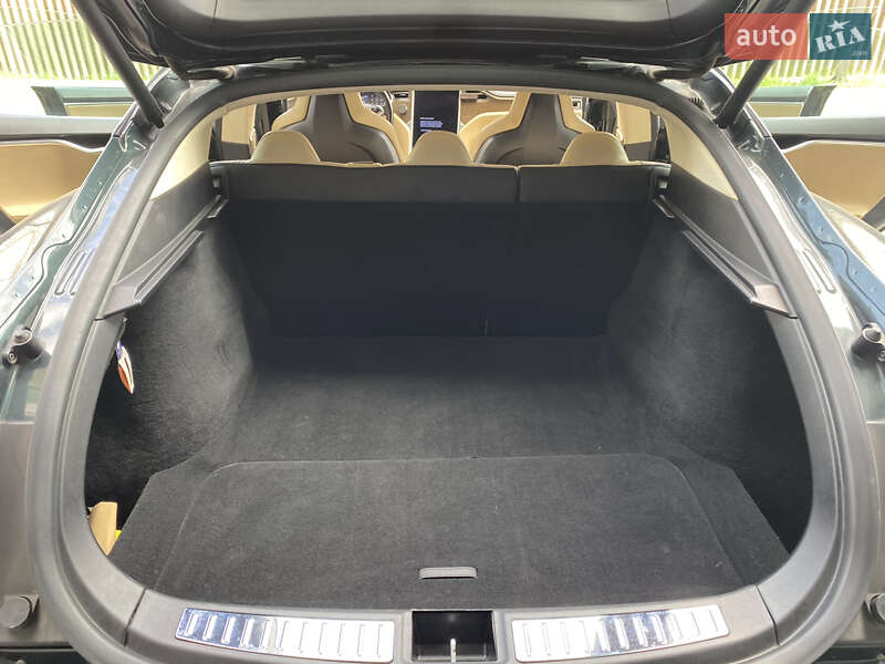 Ліфтбек Tesla Model S 2013 в Івано-Франківську