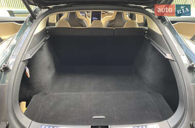 Лифтбек Tesla Model S 2013 в 