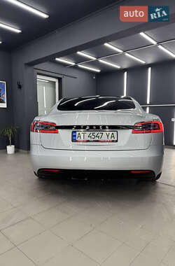 Лифтбек Tesla Model S 2017 в 