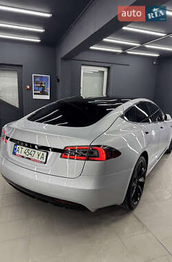 Лифтбек Tesla Model S 2017 в 