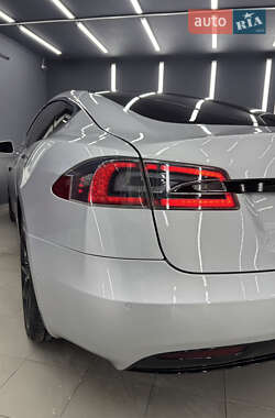 Лифтбек Tesla Model S 2017 в 