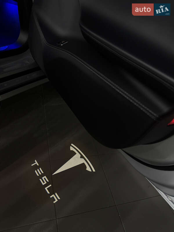 Лифтбек Tesla Model S 2017 в Коломые фото 34 Лифтбек Tesla Model S 2017 в Коломые