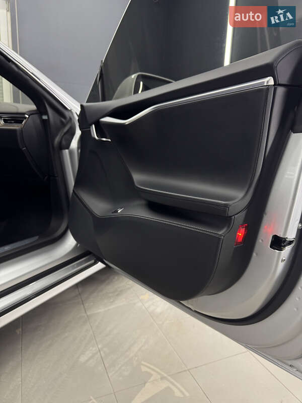 Лифтбек Tesla Model S 2017 в Коломые фото 35 Лифтбек Tesla Model S 2017 в Коломые