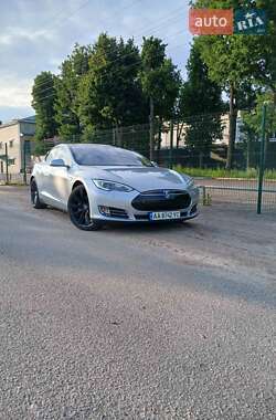 Лифтбек Tesla Model S 2013 в 