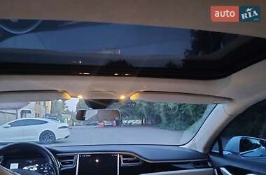 Лифтбек Tesla Model S 2015 в 