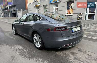 Лифтбек Tesla Model S 2013 в 