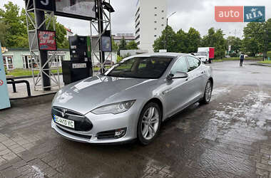 Лифтбек Tesla Model S 2013 в 