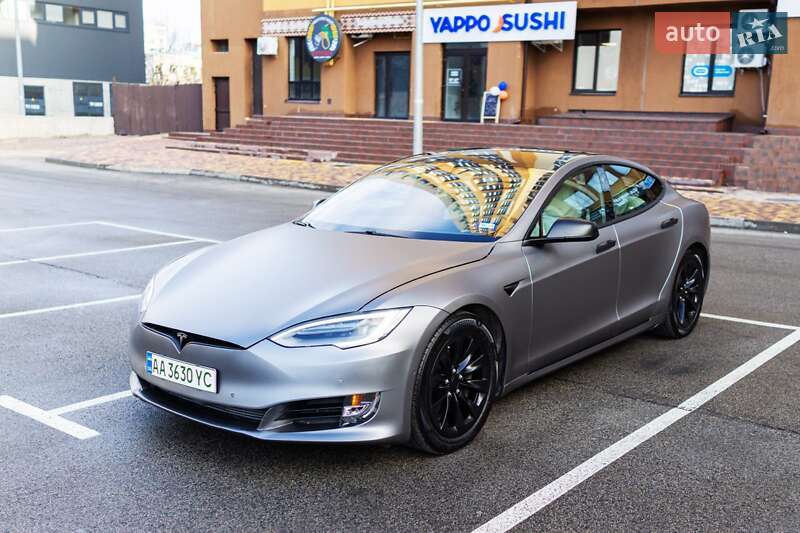 Tesla Model S 2019