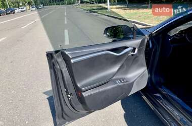 Лифтбек Tesla Model S 2016 в 