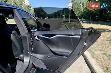 Лифтбек Tesla Model S 2016 в 
