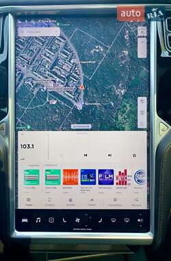 Лифтбек Tesla Model S 2016 в 