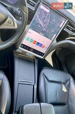 Лифтбек Tesla Model S 2016 в 