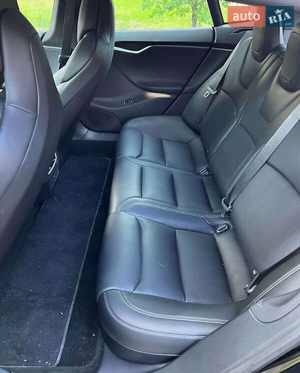 Лифтбек Tesla Model S 2019 в Черкассах