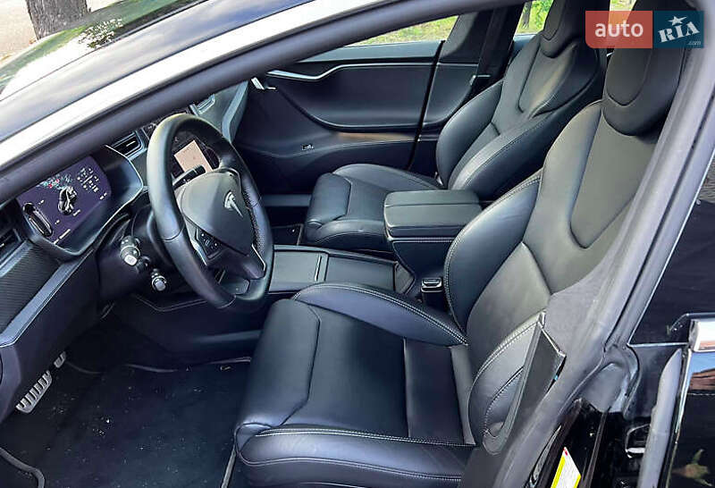 Лифтбек Tesla Model S 2019 в Черкассах